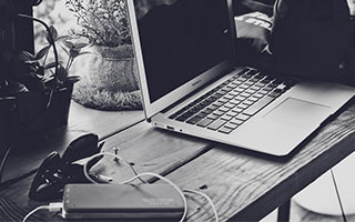 爱游戏体育在线-库里：空投的“魔术师”，破解NBA防守密码！，里程碑!库里总得分超魔术师 仓促出手投丢