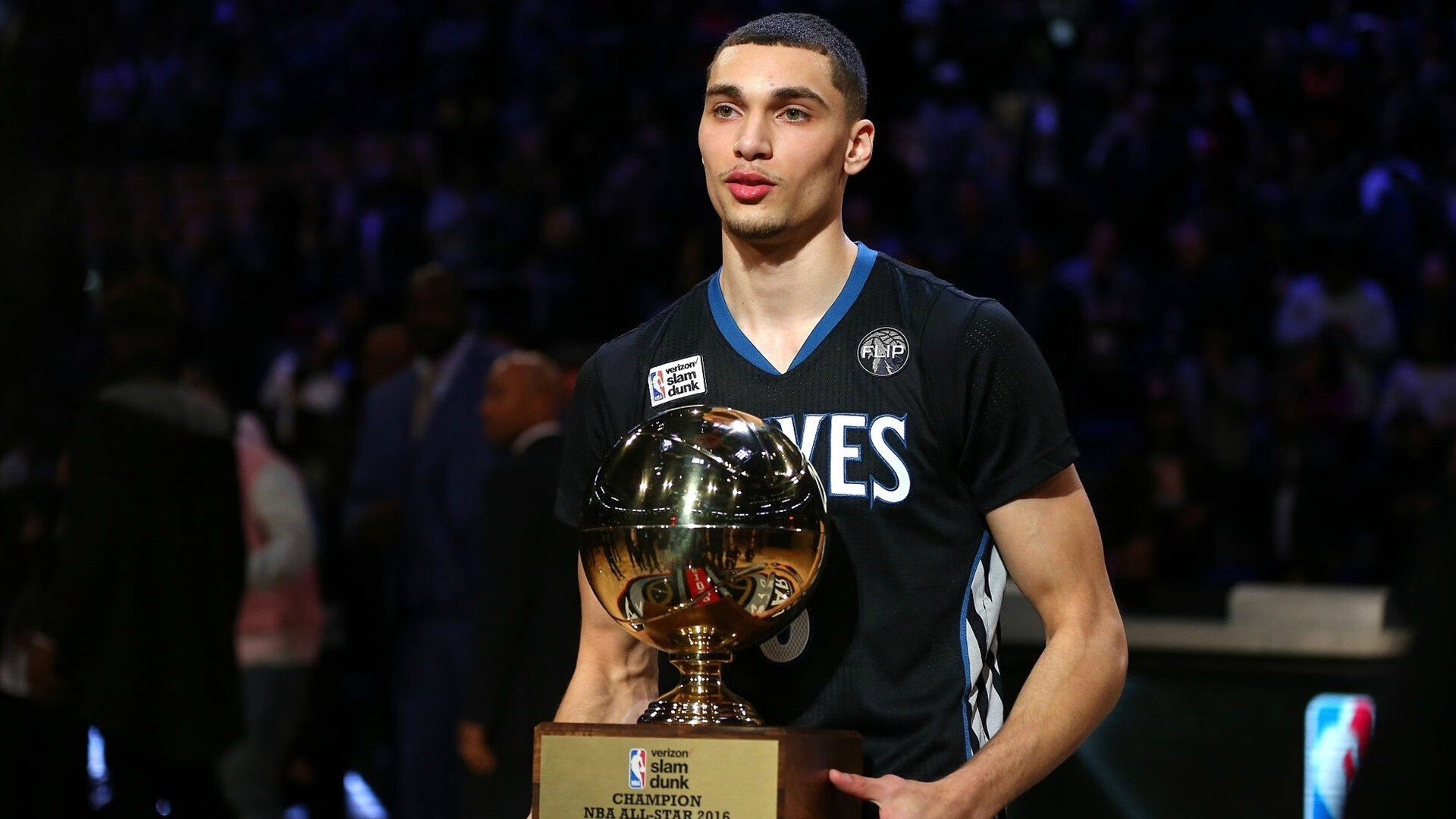 爱游戏-赛事摄影展如期举行通过镜头记录球场上的每一个高燃时刻，赛事摄影技巧