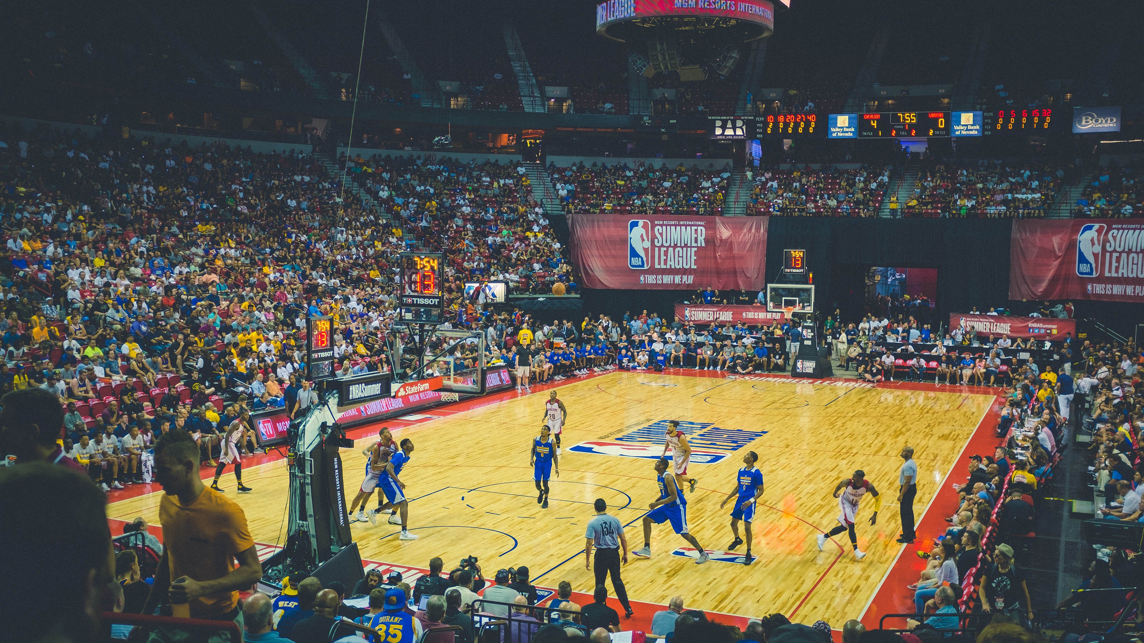 鹈鹕教练鼓励球员大胆尝试新打法，鹈鹕对球员名单