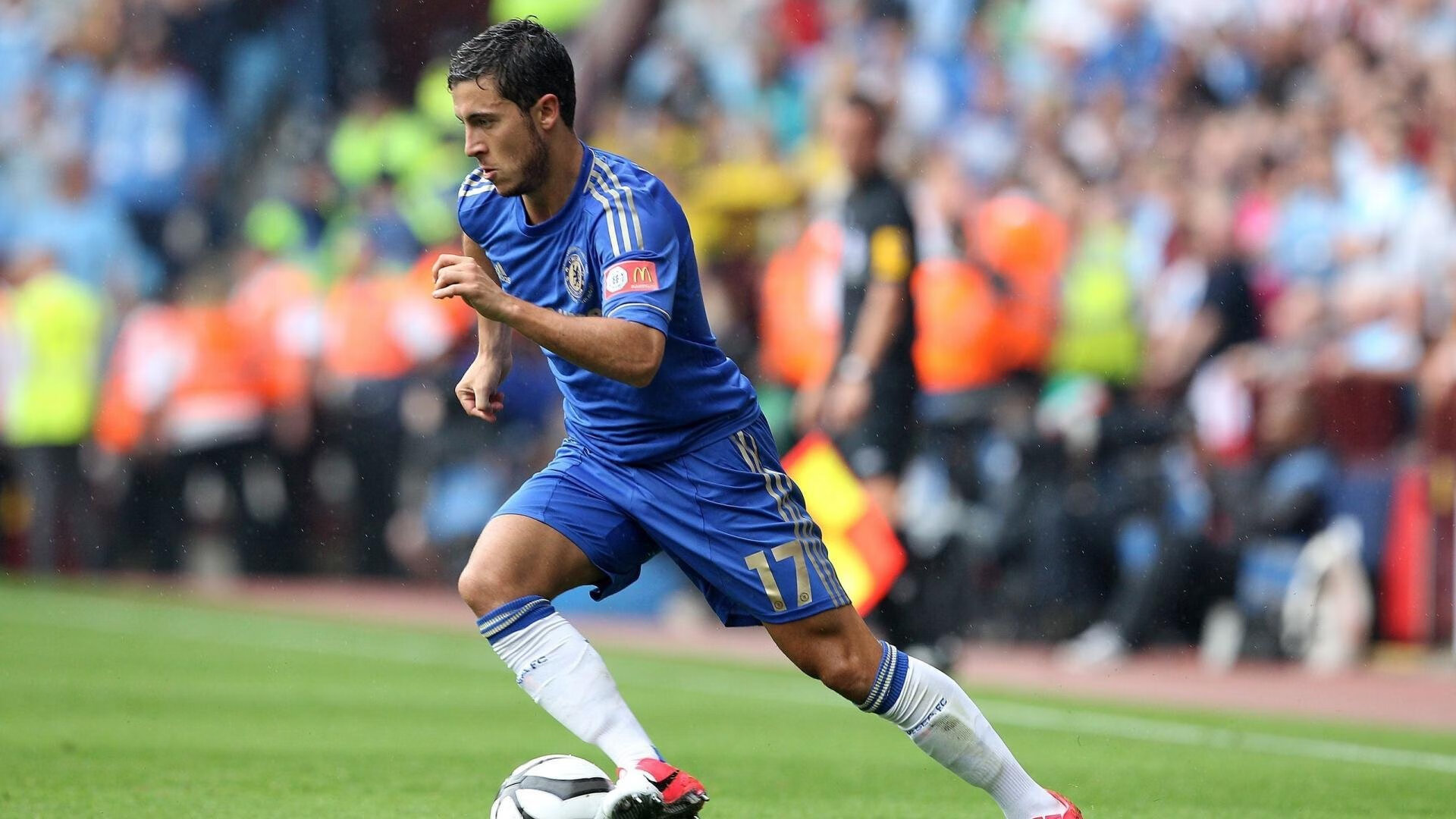 爱游戏电竞全站-西甲经典对决，比分2-1，梅西梅开二度，关键扑救帮助球队逆转，传球成功率88%